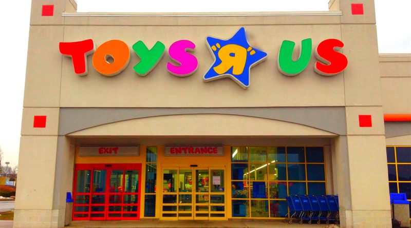 Image of large Toys 'R' Us store front to support Mall of America store article