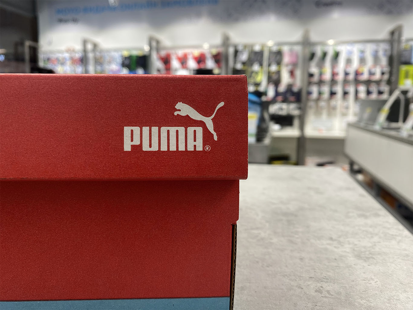 Interactive Shopping and F1 Racing at Puma display picture 3