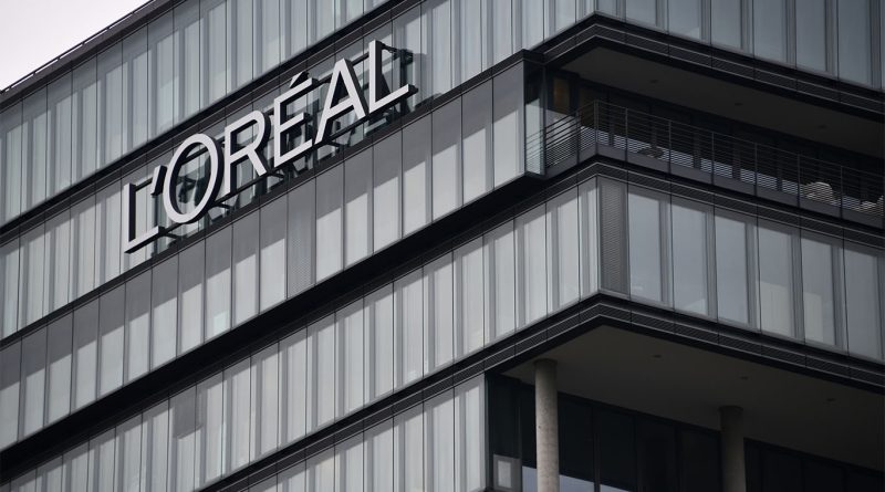 L’Oréal acquires Color Wow to target luxury haircare demand L'Oréal logo on building to support Color Wow acquisition article