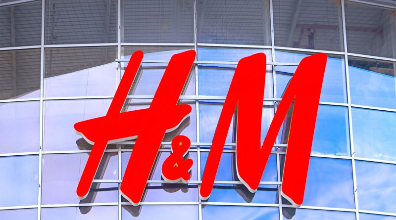 H&M storefront reflecting global retail performance and store optimization strategy