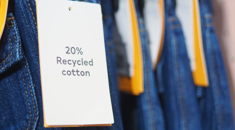 Sustainable retail practices transforming the retail industry through resale, repair, reusable packaging, energy efficiency and responsible sourcing.